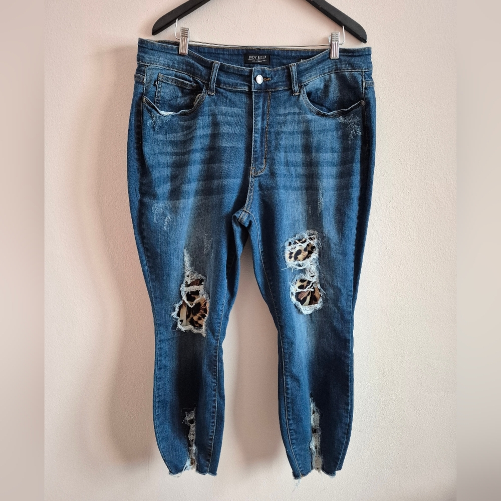 Judy Blue Distressed With Leopard Details Size 20W